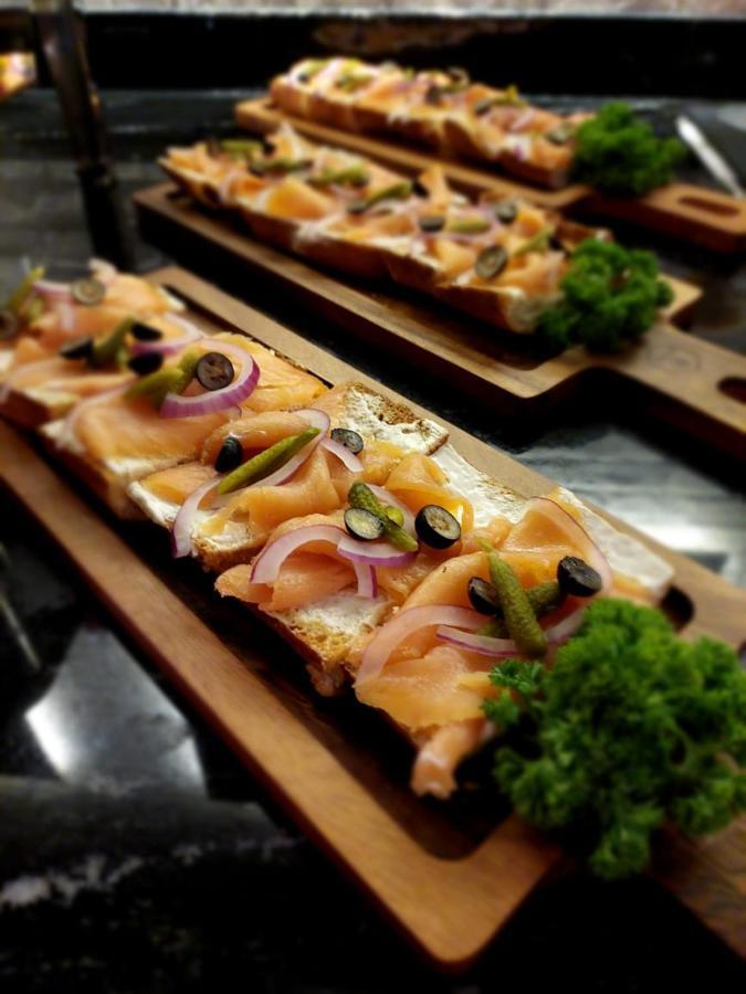 Gran Evenia Panamá Hotel Cidade do Panamá Exterior foto Salmon and cucumber on a baguette