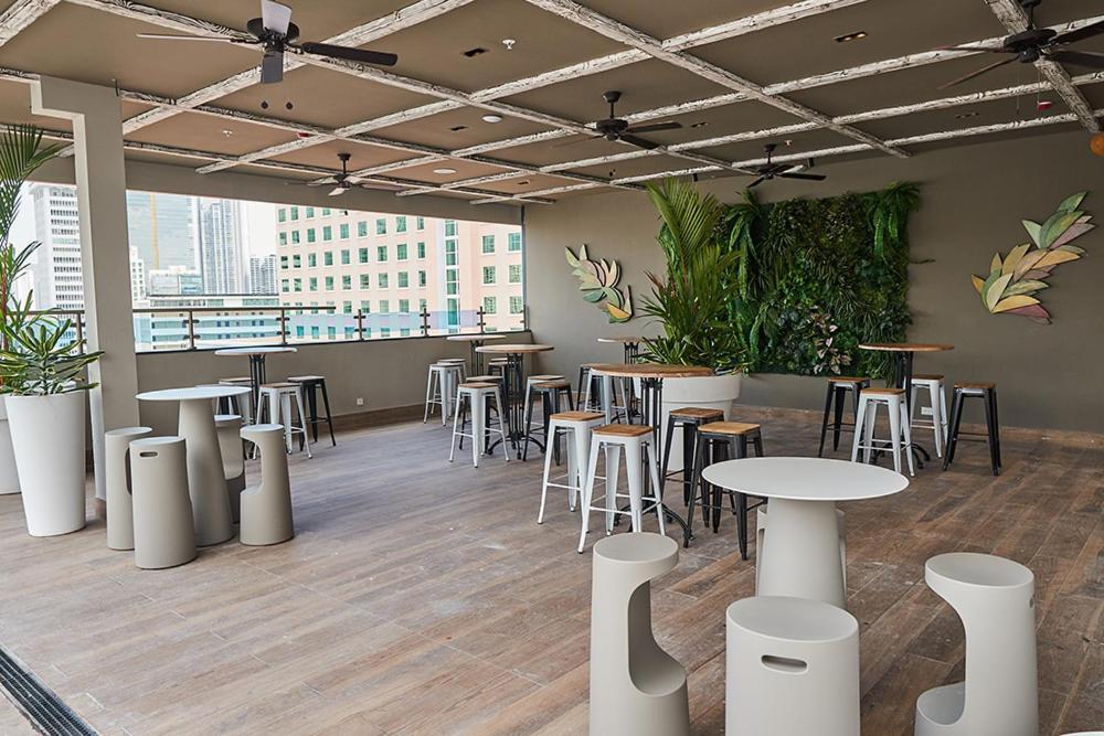 Gran Evenia Panamá Hotel Cidade do Panamá Exterior foto The rooftop bar at the hotel